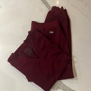 FIGS SCRUB SET SIZE LARGE